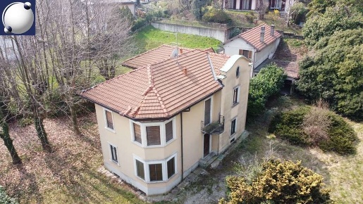Foto Villa unifamiliare in Via Carso, Albese con Cassano di 454 m²