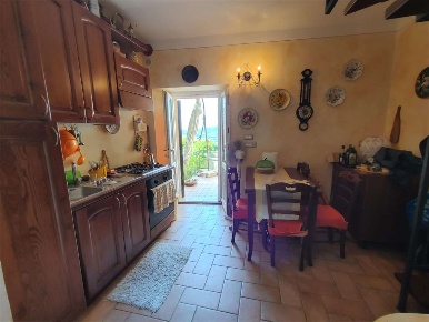 Foto Appartamento a Montefalco di 175 m² con 8 locali in vendita