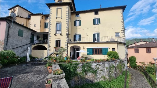 Foto Appartamento in Via Olinto Dini 5, Castelnuovo di Garfagnana di 130 m²