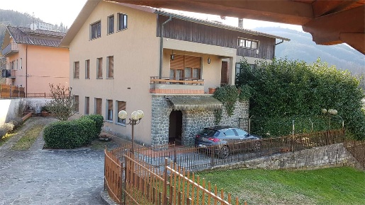 Foto Villa unifamiliare in via nicola fabrizo, Castelnuovo di Garfagnana