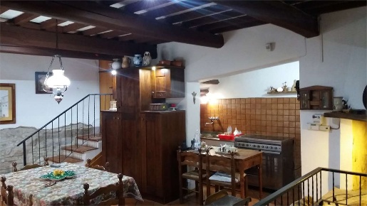 Foto Appartamento in Via Collemancio, Cannara di 130 m² con 5 locali