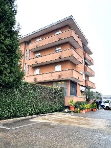 Foto Appartamento in via Gallarate 55, Gazzada Schianno di 94 m² in vendita