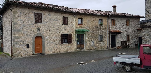 Foto Appartamento in montealstissimo, Castelnuovo di Garfagnana di 250 m²