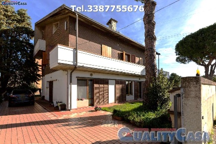 Foto Villa bifamiliare in Via le Cozze, Monte San Vito di 519 m² in vendita