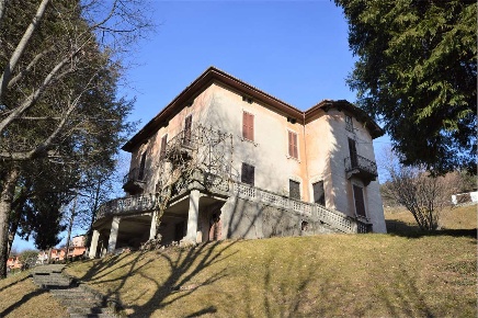 Foto Villa unifamiliare in Via Piazzo 1, San Giovanni Bianco di 550 m²