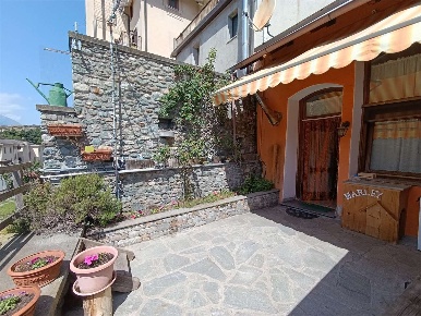 Foto Appartamento in via chanoux, Châtillon in vendita