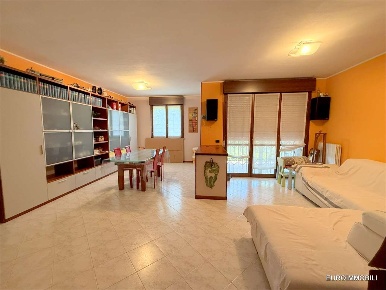 Foto Appartamento in largo quercino, Parma di 120 m² con 6 locali