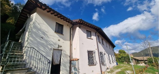 Foto Appartamento a Nocera Umbra di 80 m² con 4 locali in vendita