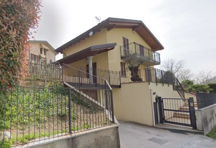 Foto Appartamento in Strada Malpensata 5, Brivio di 206 m² con 4 locali