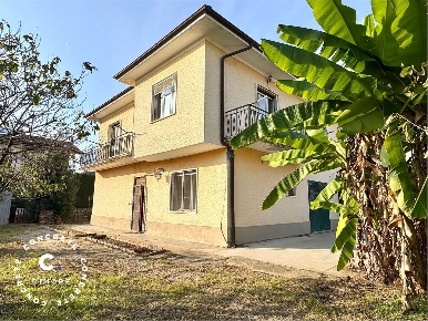 Foto Villa bifamiliare in Viale Gloria 7, Villanova d'Asti di 210 m²