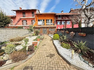 Foto Appartamento in Strada Avaro 26, Bricherasio di 115 m² con 4 locali