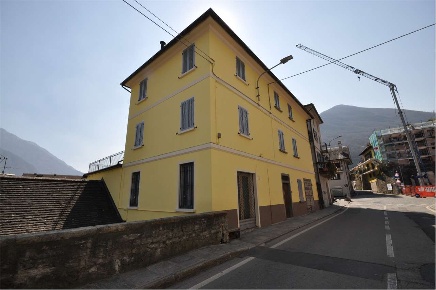 Foto Appartamento in via zonca 4, Villadossola di 85 m² con 4 locali