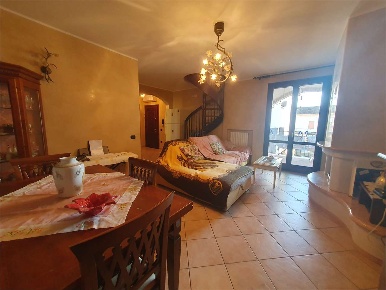 Foto Appartamento in VIA BRANDOLI 33, San Prospero di 300 m² con 6 locali