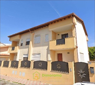 Foto Villa bifamiliare in Via Vittorio de Sica 15, Cagliari di 256 m²
