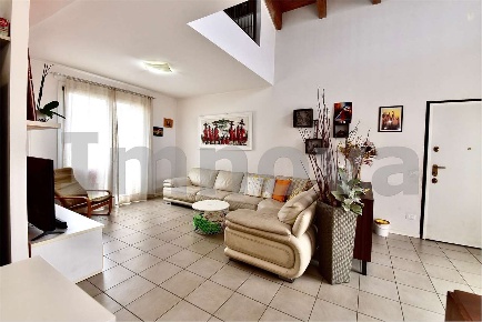 Foto Appartamento in Via Dei Prati 8, Barlassina di 190 m² con 5 locali