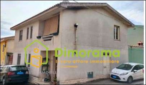 Foto Appartamento in Vico I Carlo Sanna 7, Senorbì di 169 m² con 6 locali