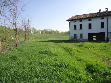 Foto Villa bifamiliare a San Prospero di 390 m² con 8 locali in vendita