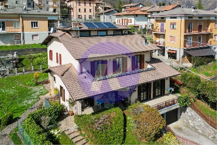 Foto Villa bifamiliare in via cornalita  119, San Giovanni Bianco di 185 m²