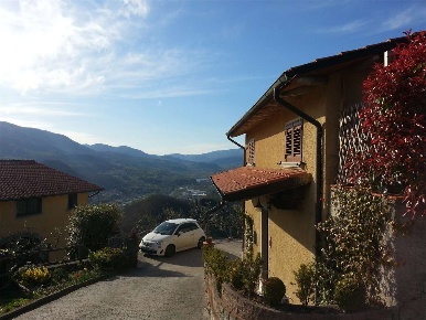 Foto Villa unifamiliare a Castelnuovo di Garfagnana di 140 m² con 8 locali
