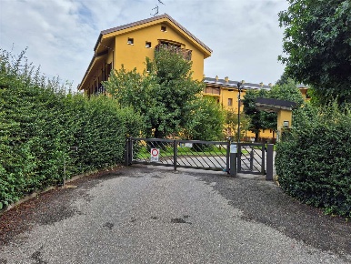 Foto Appartamento in Via Manzoni, Guanzate in vendita