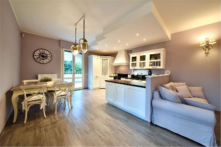 Foto Appartamento in Via Madonna di Fatima 7, Locate Varesino di 100 m²