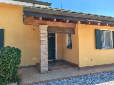Foto Villa unifamiliare a Mesola di 160 m² con 5 locali in vendita