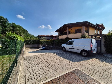 Foto Appartamento in Via Volta, Casnate con Bernate in vendita