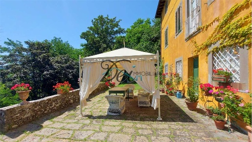 Foto Villa unifamiliare a Coreglia Antelminelli di 550 m² con 15 locali