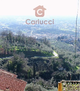 Foto Appartamento a Uzzano di 190 m² con 9 locali in vendita