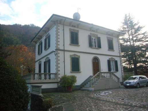 casa indipendente in vendita a Bagni di Lucca