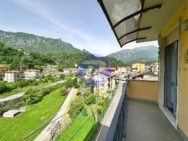 Foto Appartamento in Via Castelli 65, San Giovanni Bianco di 108 m²