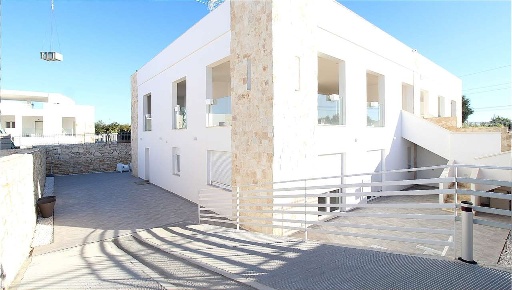 Foto Villa unifamiliare a Cellamare di 230 m² con 6 locali in vendita