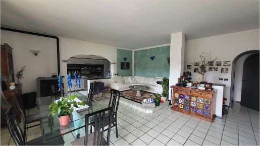 Foto Villa unifamiliare a Gattico-Veruno di 138 m² con 5 locali in vendita