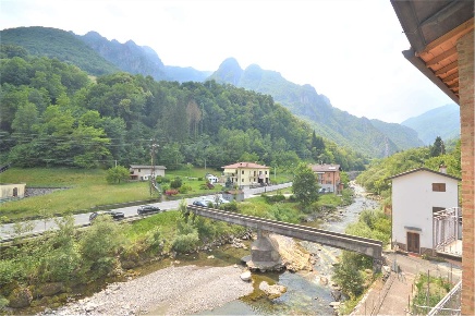Foto Appartamento in Via Roncaglia Entro, San Giovanni Bianco di 360 m²