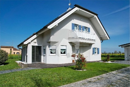 Foto Villa unifamiliare a Gattatico di 195 m² con 9 locali in vendita