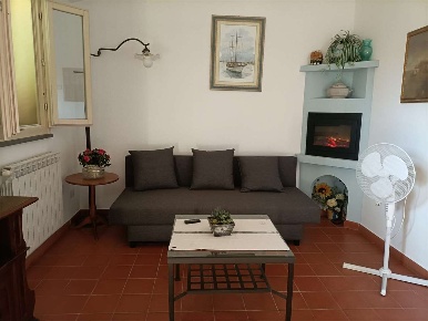 Foto Villa bifamiliare in piazza d'armi, Montecarlo in vendita