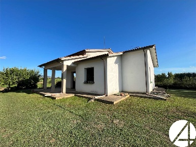 Foto Villa unifamiliare a Larciano di 135 m² con 6 locali in vendita