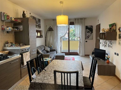 Foto Appartamento a Capiago Intimiano di 85 m² con 3 locali in vendita