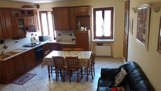 Foto Appartamento in Collemancio, Cannara di 120 m² con 5 locali in vendita