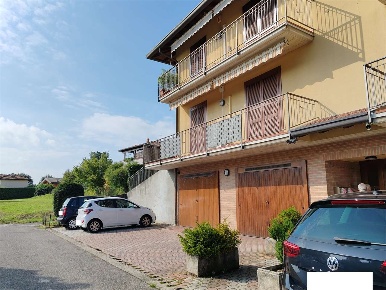Foto Appartamento in via tatti  5, Capiago Intimiano di 90 m² con 3 locali