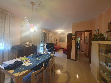 Foto Appartamento in VIA TURATI, San Prospero di 150 m² con 6 locali