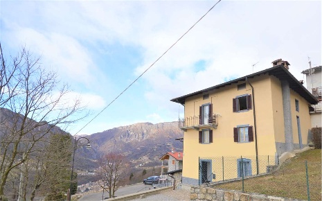 Foto Appartamento in Via Carondelli 8, San Giovanni Bianco di 225 m²