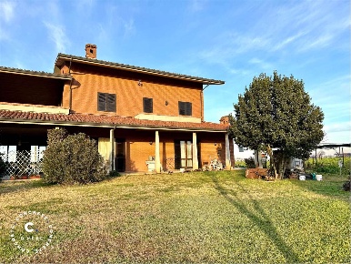 Foto Villa unifamiliare in Strada Vecchia per Brassicarda 22, di 402 m²