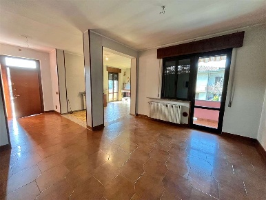 Foto Villa unifamiliare in Via Firenze, San Giorgio Piacentino di 200 m²