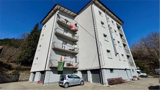 Foto Appartamento in Via Burapino 4, Ventasso di 77 m² con 3 locali