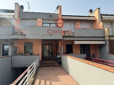 Foto Villa a schiera a Uzzano di 122 m² con 8 locali in vendita
