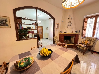 Foto Appartamento a Domusnovas di 108 m² con 4 locali in vendita