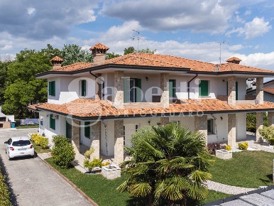 Foto Villa bifamiliare in Via Martiri della LibertÃ  32, Pramaggiore
