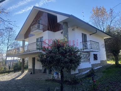 Foto Villa unifamiliare in Via Fornace 68, Val della Torre di 264 m²