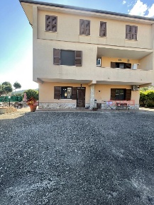 Foto Appartamento in Via Capanna snc, Castelforte di 150 m² con 5 locali